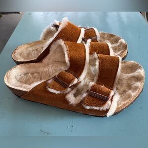 Birkenstock Arizona Brown Shearling Sandals – Size 39